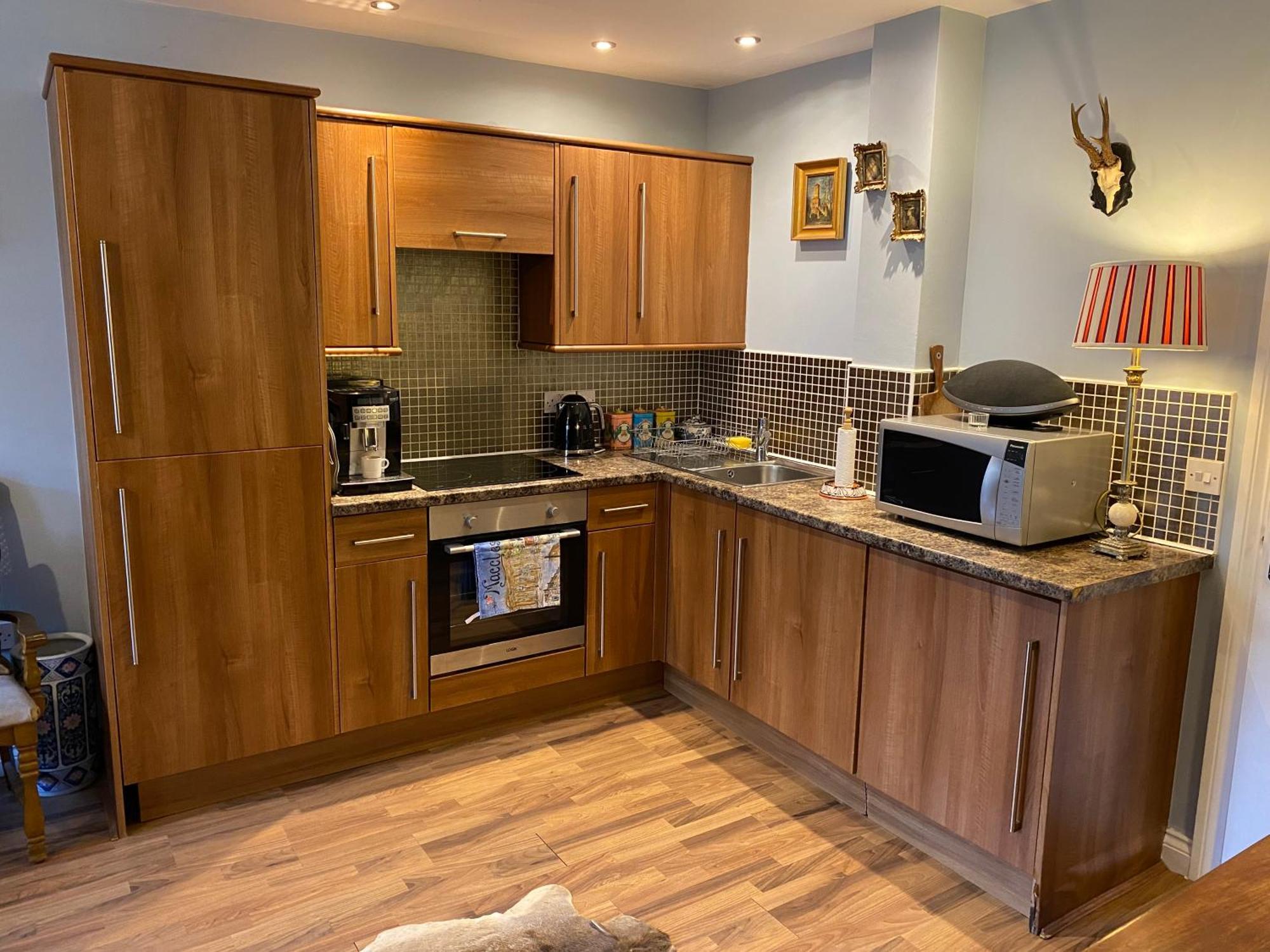 Quirky Town Centre Apartment With River Terrace Маклсфілд Екстер'єр фото
