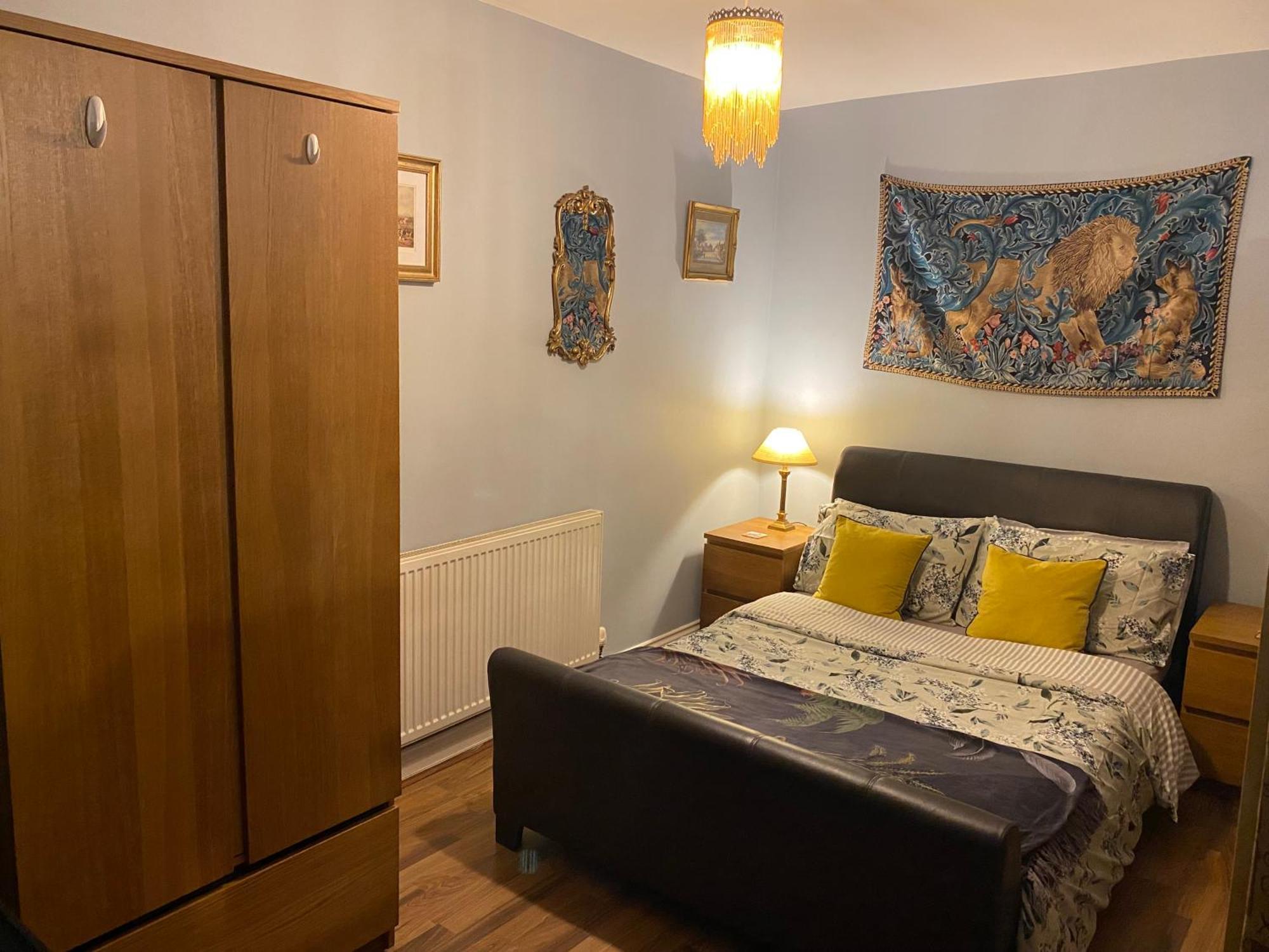 Quirky Town Centre Apartment With River Terrace Маклсфілд Екстер'єр фото